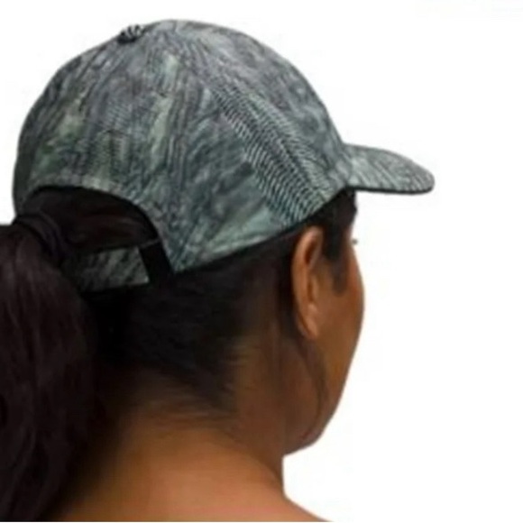 Lululemon Fast and Free Running Hat NWT - Picture 4 of 7